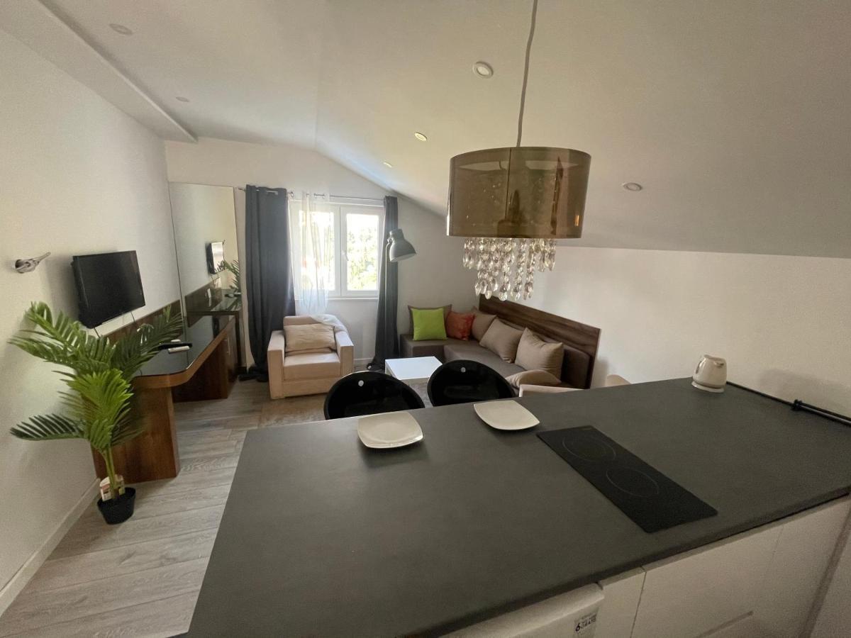 M House Bed & Breakfast Дубровник Екстериор снимка