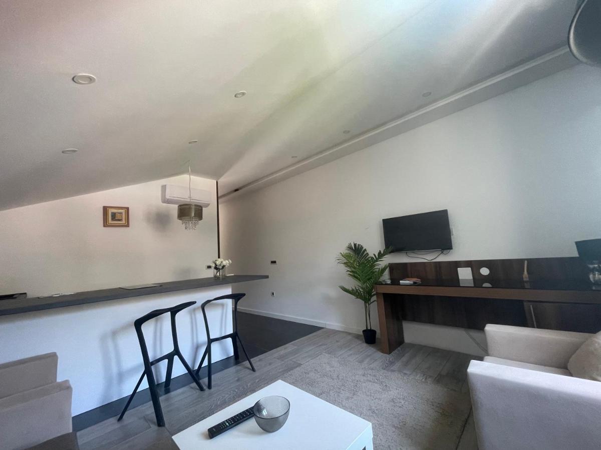 M House Bed & Breakfast Дубровник Екстериор снимка